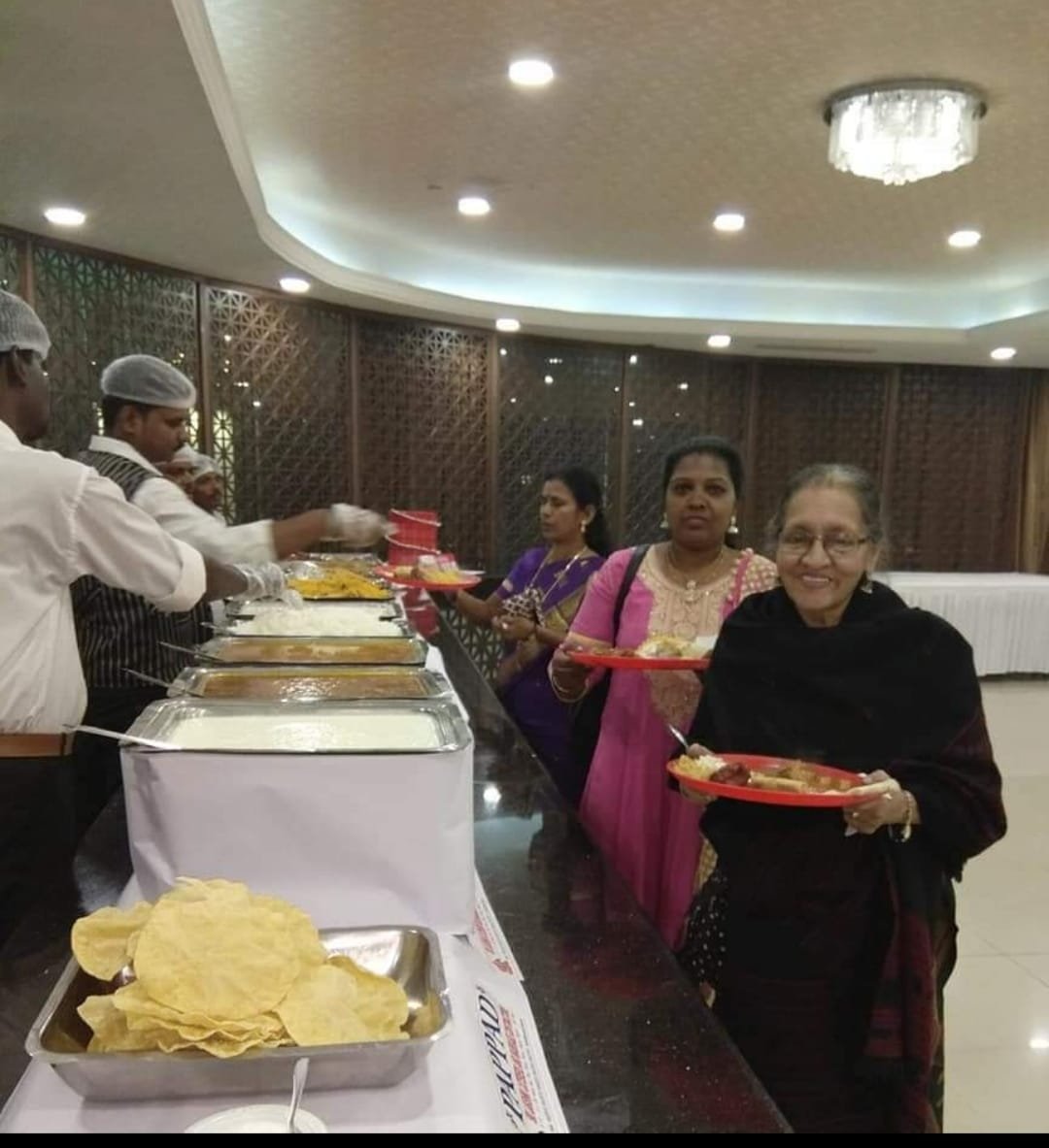 Luxury wedding catering service in Bangalore with elegant buffet arrangement