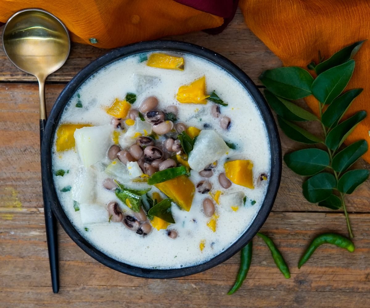 Kerala pulissery, the mild curd and coconut curry served at sadya
