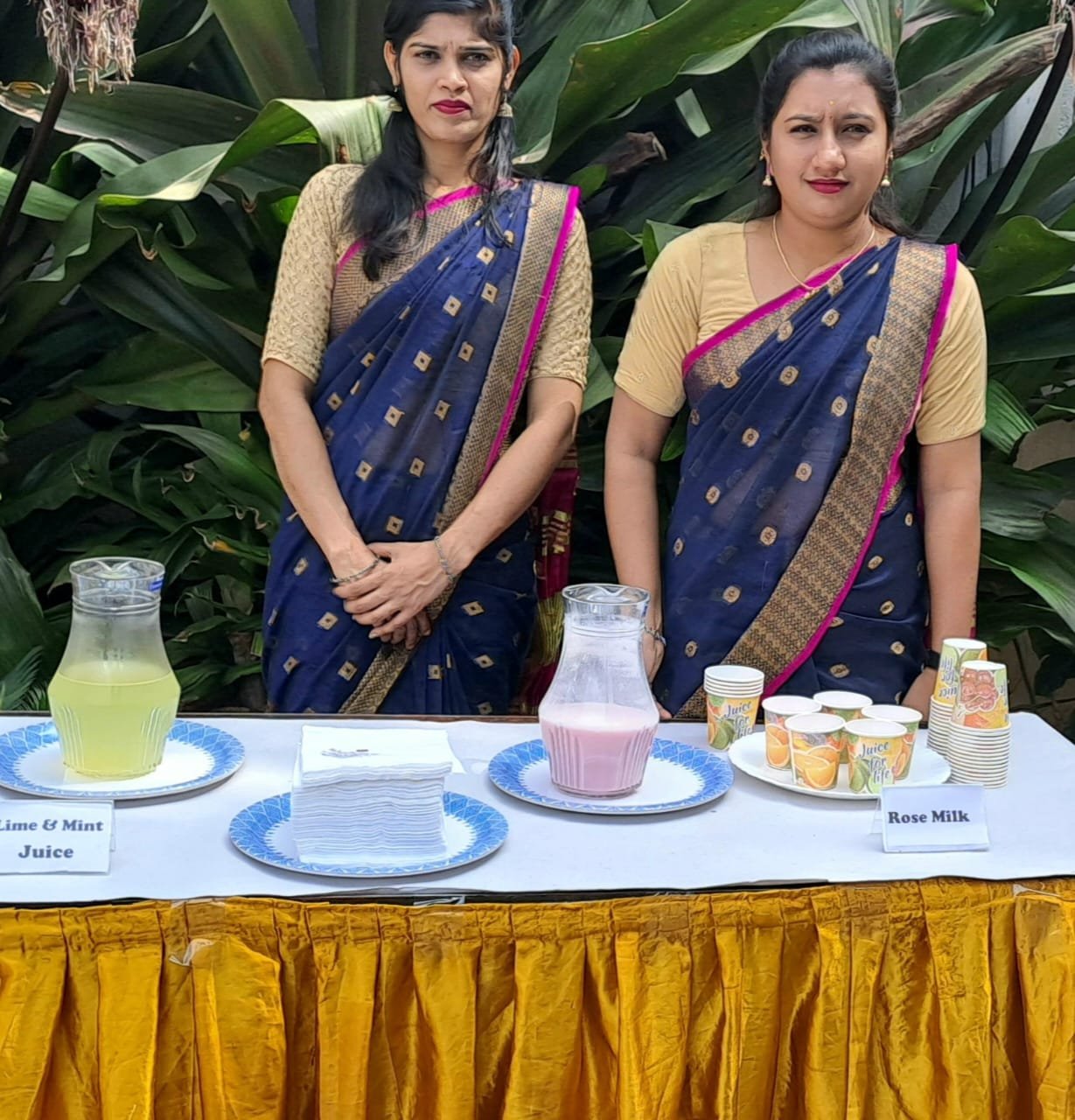 Welcome drinks served at a wedding